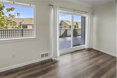 602 S Nevada St #D, Portland, OR 97219 - Photo 16