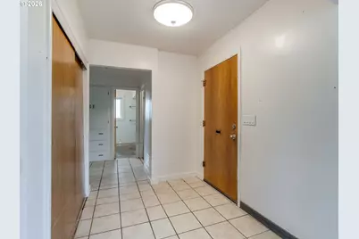 412 SE Grant St, Sheridan, OR 97378 - Photo 4