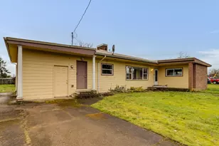 412 SE Grant St, Sheridan, OR 97378 - Photo 2