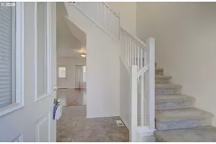 9715 NE 19th Pl, Vancouver, WA 98665 - Photo 4