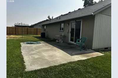 125 NE 15th Ave, Milton-Freewater, OR 97862 - Photo 2