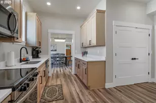 275 Monmouth St, Independence, OR 97351 - Photo 14