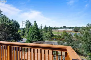 2460 Stephanie Ln, North Bend, OR 97459 - Photo 32