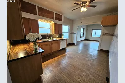 32373 Jp West Rd, Scappoose, OR 97056 - Photo 16