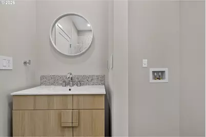 8213 N Swenson St, Portland, OR 97203 - Photo 36