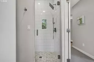 8213 N Swenson St, Portland, OR 97203 - Photo 24