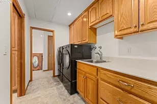 11990 Artlin Rd, Grants Pass, OR 97526 - Photo 10