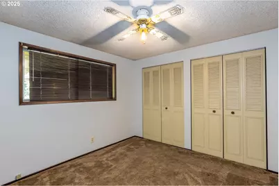 47711 Commercial St, Oakridge, OR 97463 - Photo 20