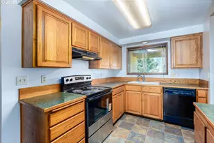 47711 Commercial St, Oakridge, OR 97463 - Photo 6