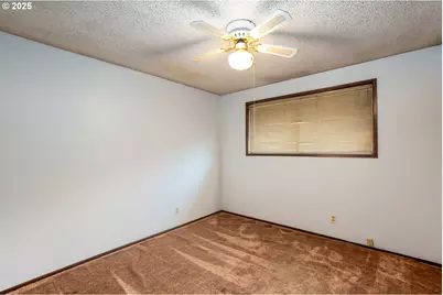 47711 Commercial St, Oakridge, OR 97463 - Photo 16