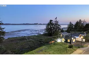 842 S Empire Blvd, Coos Bay, OR 97420 - Photo 2