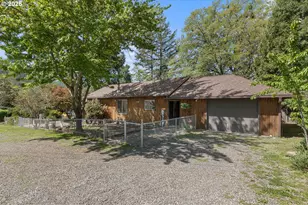 1103 4th Ave, Gold Hill, OR 97525 - Photo 4