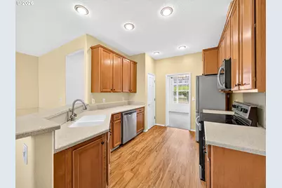 8577 SW Bellflower St, Portland, OR 97224 - Photo 8