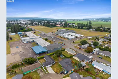 4004 Elmwood St, Tillamook, OR 97141 - Photo 4