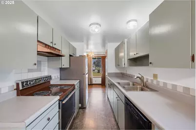 4004 Elmwood St, Tillamook, OR 97141 - Photo 6