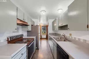 4004 Elmwood St, Tillamook, OR 97141 - Photo 6