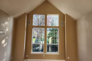 11513 SW Bambi Ln, Portland, OR 97223 - Photo 4