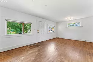 4634 NE 31st Ave, Portland, OR 97211 - Photo 8