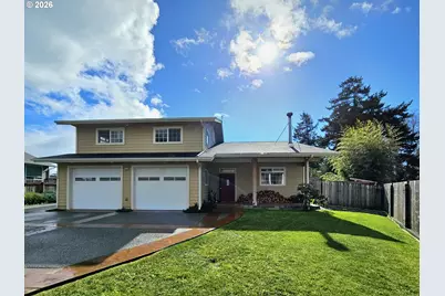 1006 Ruth Ln, Brookings, OR 97415 - Photo 2