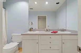 413 N Hayden Bay Dr, Portland, OR 97217 - Photo 16