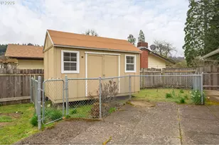 585 E 36th Ave, Eugene, OR 97405 - Photo 36