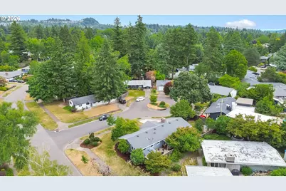 9760 SW Inglewood Pl, Portland, OR 97225 - Photo 40