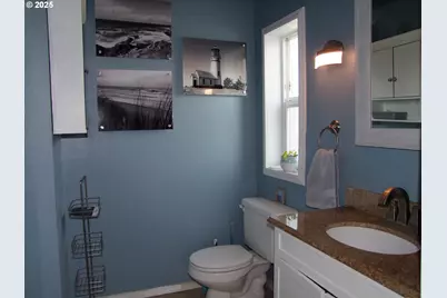 193 Owyhee Ln, Roseburg, OR 97471 - Photo 16