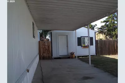 193 Owyhee Ln, Roseburg, OR 97471 - Photo 4