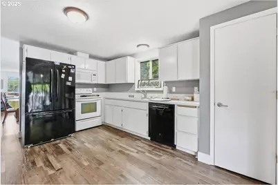 1802 NW 3rd St, Battle Ground, WA 98604 - Photo 8