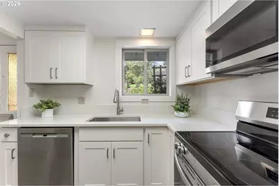 11575 SW Crown Ct #2, King City, OR 97224 - Photo 14