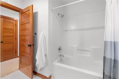 811 9th St, Hood River, OR 97031 - Photo 34