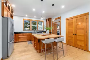 811 9th St, Hood River, OR 97031 - Photo 14