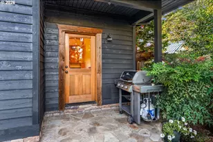 811 9th St, Hood River, OR 97031 - Photo 8