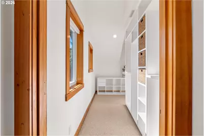 811 9th St, Hood River, OR 97031 - Photo 26
