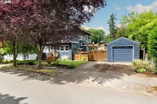 6221 SE Morrison St, Portland, OR 97215 - Photo 2