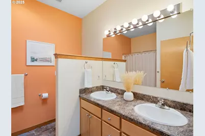 2845 SE Schiller St, Portland, OR 97202 - Photo 16