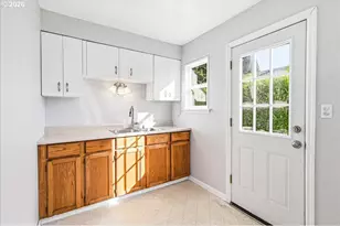 7404 NE Hassalo St, Portland, OR 97213 - Photo 8