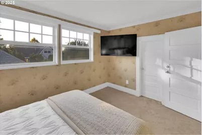 185 E Lincoln St, Woodburn, OR 97071 - Photo 32