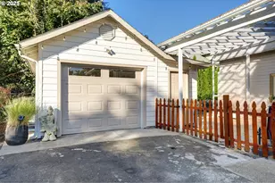 185 E Lincoln St, Woodburn, OR 97071 - Photo 36