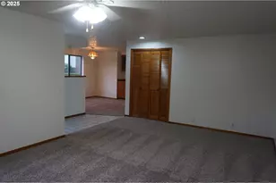 13819 NW 10th Ct, Vancouver, WA 98685 - Photo 8