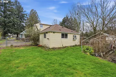 40 SE 133rd Ave #B, Portland, OR 97233 - Photo 22