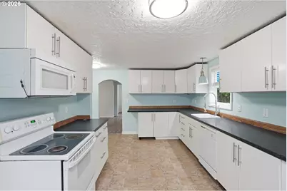 40 SE 133rd Ave #B, Portland, OR 97233 - Photo 8