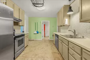 180 NE 47th Ave, Hillsboro, OR 97124 - Photo 8