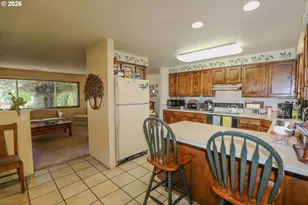 177 NE Lombardy Dr, Roseburg, OR 97470 - Photo 12