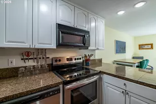 2190 Maplewood Dr, Salem, OR 97306 - Photo 16