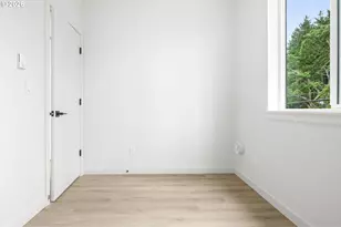 4690 N Congress Ave, Portland, OR 97217 - Photo 18