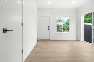 4690 N Congress Ave, Portland, OR 97217 - Photo 4