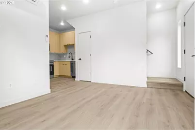 4690 N Congress Ave, Portland, OR 97217 - Photo 6