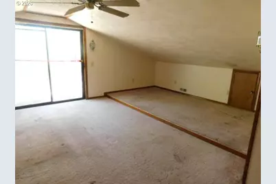 888 Meadows Ln, Jefferson, OR 97352 - Photo 22