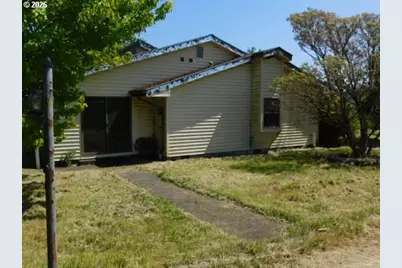 888 Meadows Ln, Jefferson, OR 97352 - Photo 2